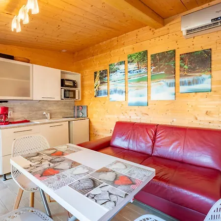 Le Houda Et En Option Feriehus Nîmes