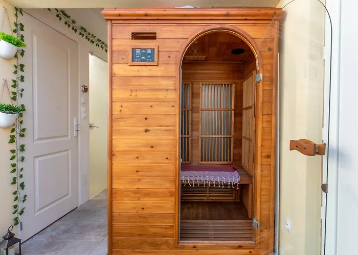 Le Houda Et En Option * Nîmes