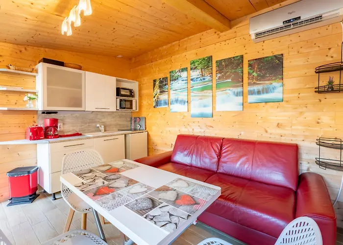 Le Houda Et En Option Dom wakacyjny Nîmes